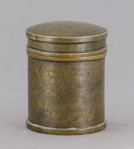 黄铜印刻罐