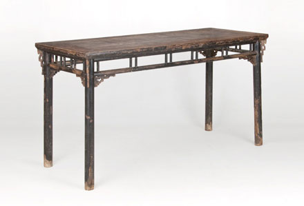 Table
清初榆木髹漆一腿三牙条桌