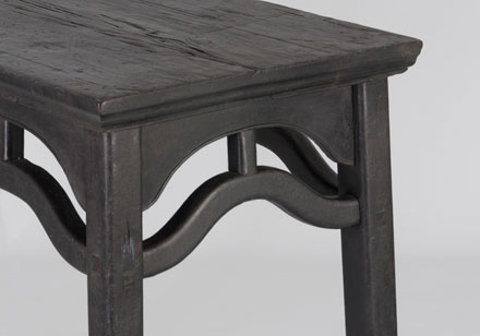 Side Table
明中槐木桌子，产於中国北方