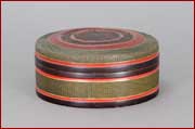 round lacquer and woven wire box
