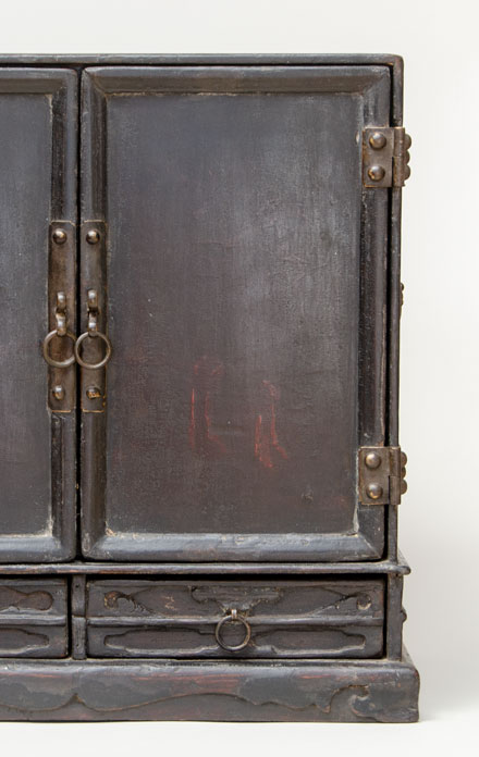 chest cabinet detail