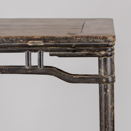 square table, detail